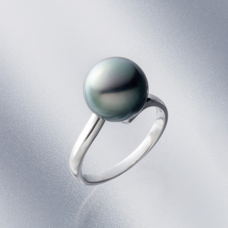 プラチナ１０ｍｍ珠　花珠黒蝶真珠リング