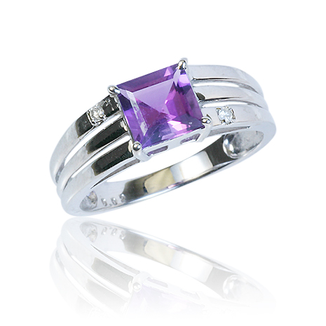 ホワイトゴールド　アメジスト　リング