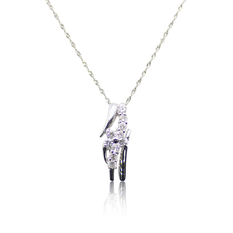 １８金ＷＧ　０．２ｃｔダイヤ　１０ストーンペンダント